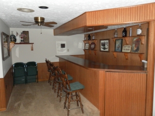 Bar area at Snowman Cabin.